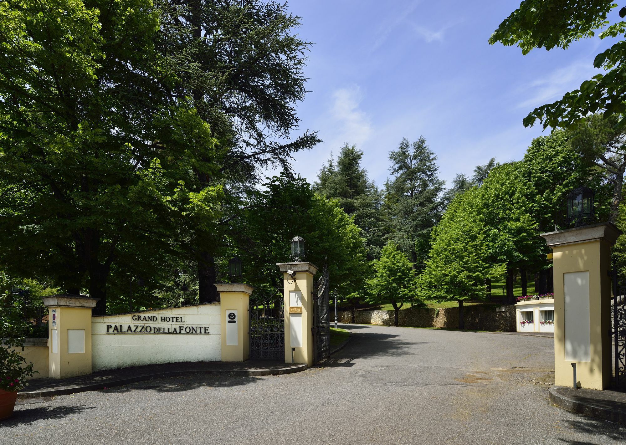 Grand Hotel Palazzo Della Fonte فيوجّي المظهر الخارجي الصورة